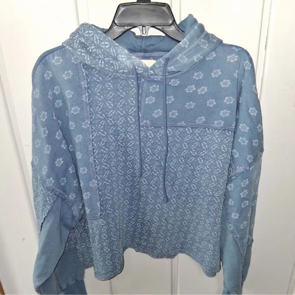 Lucky Brand faded wash Blue Patchwork Floral crop cottagecore sweatshirt Hoodie - Picture 1 of 7